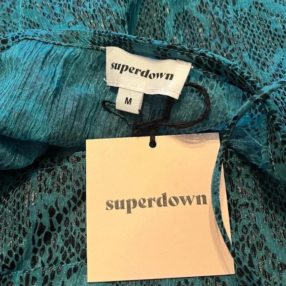 Revolve Superdown Becca Square Neck
Top in Teal Snake size M. NWT - Picture 10 of 10